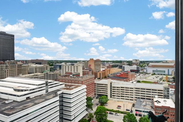 300 Walnut Street 2205, Des Moines, IA 50309