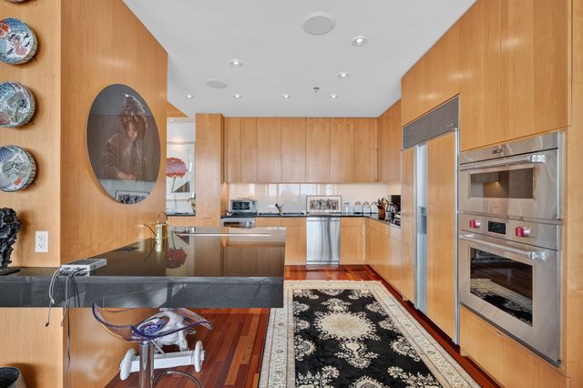300 Walnut Street 2205, Des Moines, IA 50309