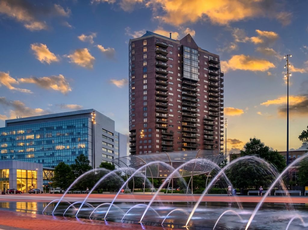 300 Walnut Street 2205, Des Moines, IA 50309