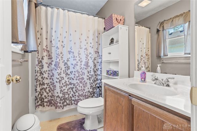 1560 Adamsmoor Drive, Waynesville, OH 45068