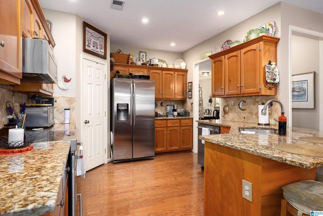 533 HACKBERRY RIDGE COVE, Birmingham, AL 35226