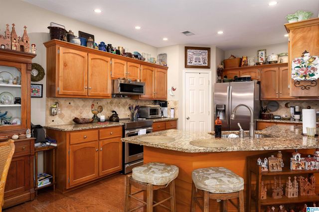 533 HACKBERRY RIDGE COVE, Birmingham, AL 35226