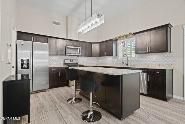 788 PONTOP HALL Street, El Paso, TX 79928