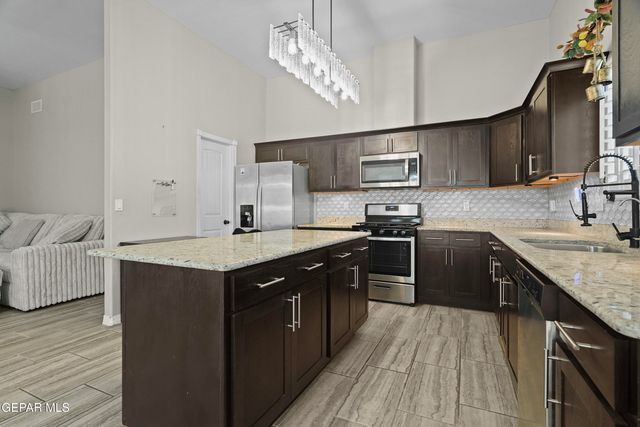 788 PONTOP HALL Street, El Paso, TX 79928