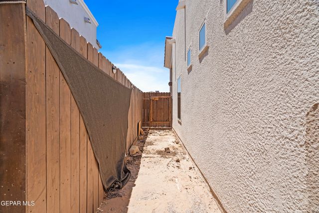 788 PONTOP HALL Street, El Paso, TX 79928