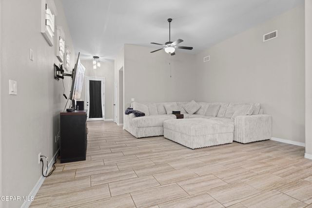 788 PONTOP HALL Street, El Paso, TX 79928
