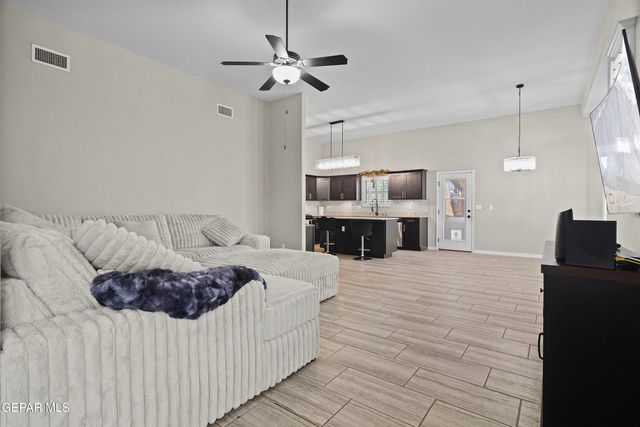 788 PONTOP HALL Street, El Paso, TX 79928