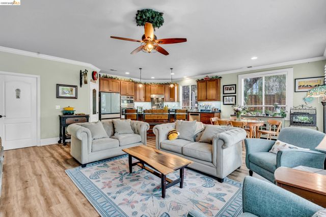 10 Kali Ct, Oakley, CA 94561