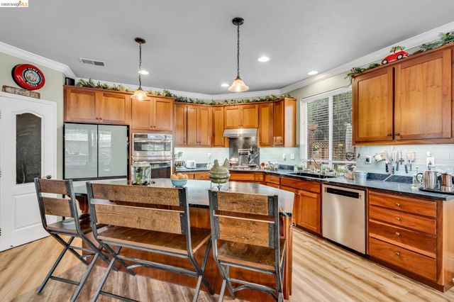 10 Kali Ct, Oakley, CA 94561