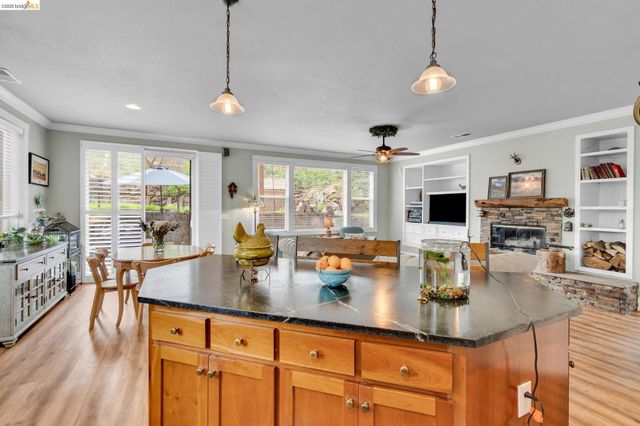 10 Kali Ct, Oakley, CA 94561