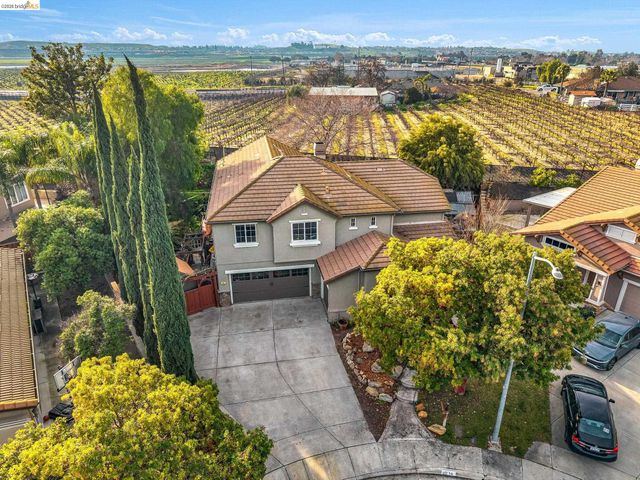 10 Kali Ct, Oakley, CA 94561