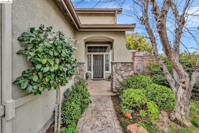 10 Kali Ct, Oakley, CA 94561