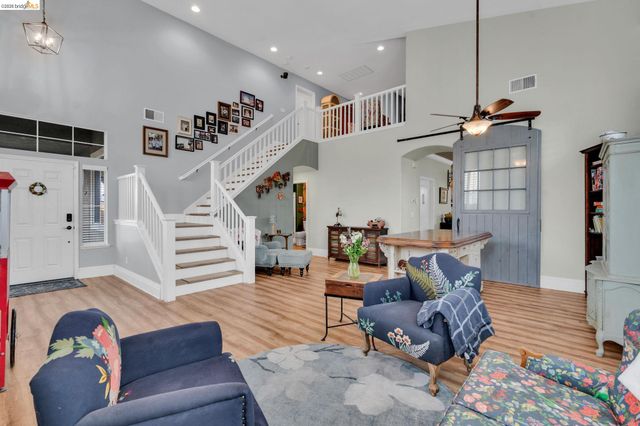 10 Kali Ct, Oakley, CA 94561