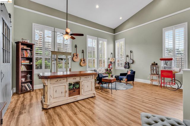 10 Kali Ct, Oakley, CA 94561