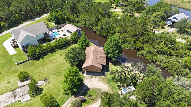 15 Wisteria Court, Bay Saint Louis, MS 39520