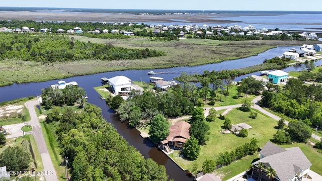 15 Wisteria Court, Bay Saint Louis, MS 39520