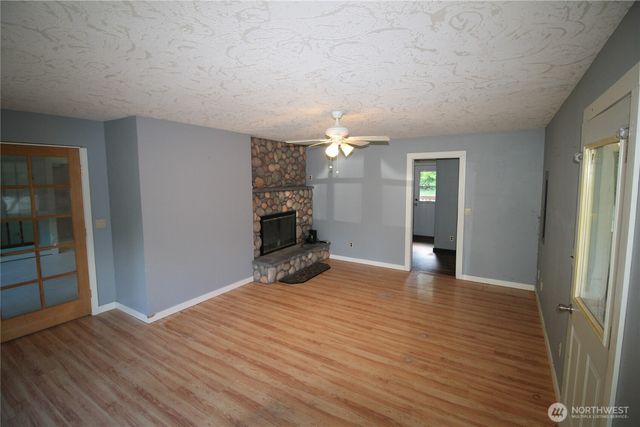 496 PH 10, Castle Rock, WA 98611