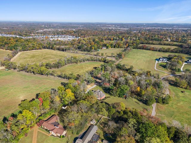 753 Tate Ln, Mount Juliet, TN 37122