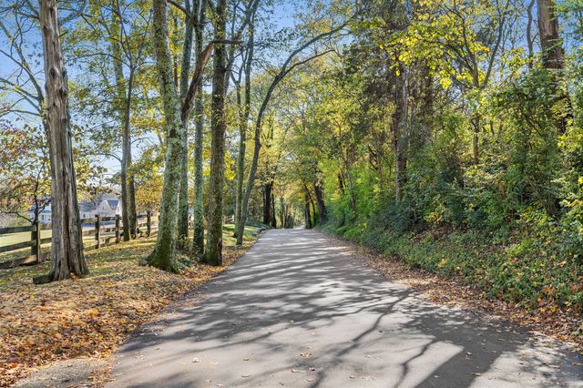 753 Tate Ln, Mount Juliet, TN 37122