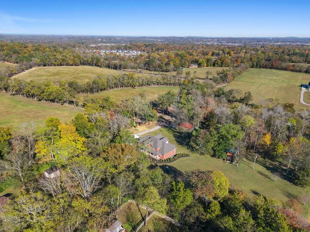 753 Tate Ln, Mount Juliet, TN 37122