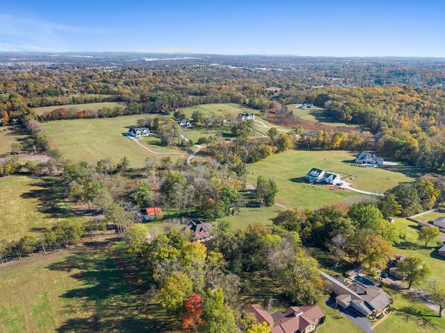753 Tate Ln, Mount Juliet, TN 37122