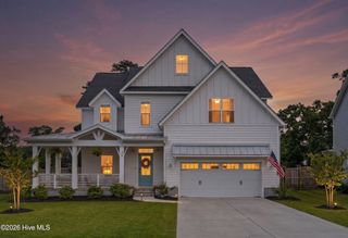 35 Bowman Field Circle, Hampstead, NC 28443
