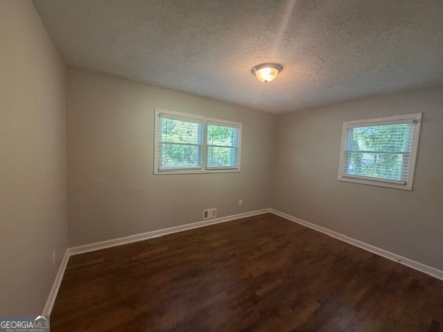 6057 Blackhawk Trail SE, Mableton, GA 30126