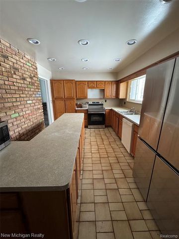 2041 Twilight Hill, Commerce Twp, MI 48390