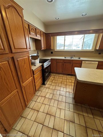 2041 Twilight Hill, Commerce Twp, MI 48390