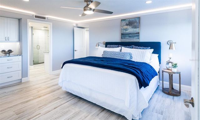 1750 BENJAMIN FRANKLIN DRIVE 10G, Sarasota, FL 34236