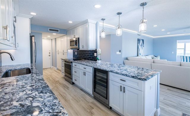 1750 BENJAMIN FRANKLIN DRIVE 10G, Sarasota, FL 34236