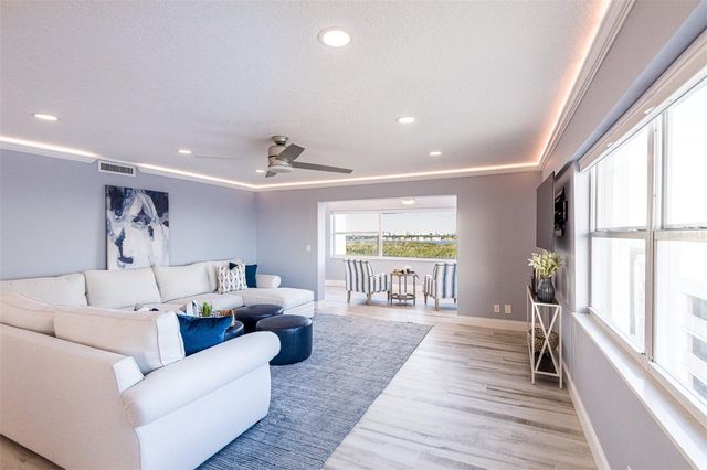 1750 BENJAMIN FRANKLIN DRIVE 10G, Sarasota, FL 34236