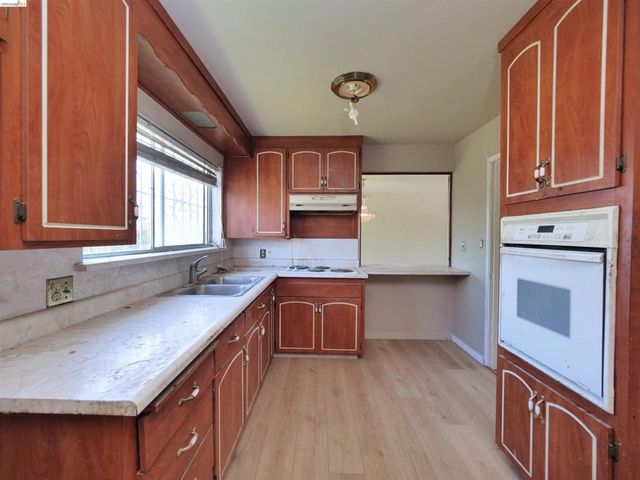 138 Eldridge Avenue, Oakland, CA 94603