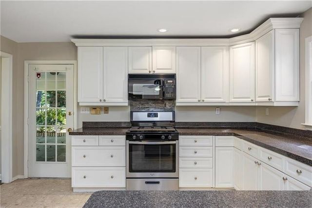 535 Valley Lane, Atlanta, GA 30328