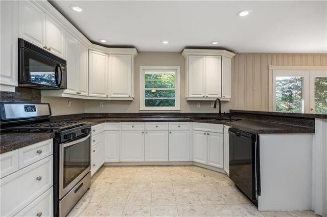 535 Valley Lane, Atlanta, GA 30328