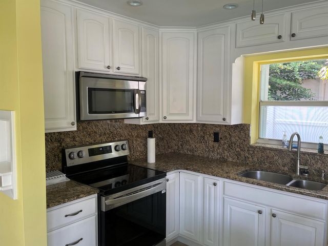 2110 NE 4th Avenue, Boca Raton, FL 33431