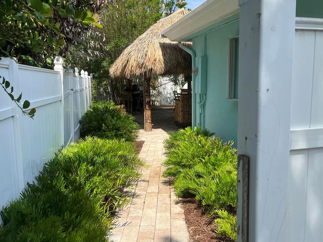 2110 NE 4th Avenue, Boca Raton, FL 33431