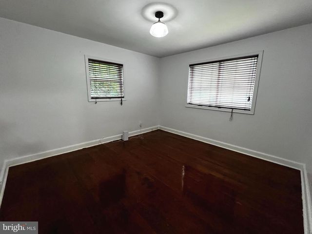 3809 LARCHMONT DR, Annandale, VA 22003