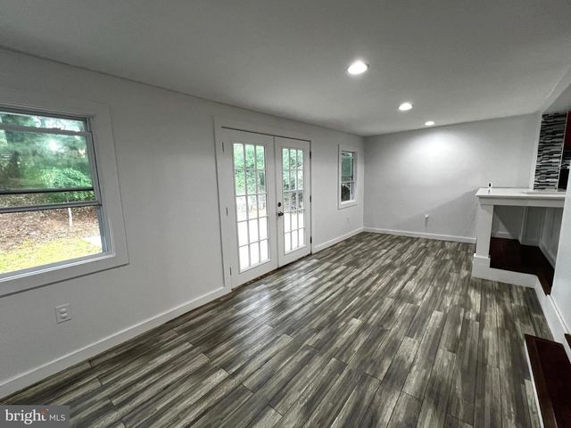 3809 LARCHMONT DR, Annandale, VA 22003