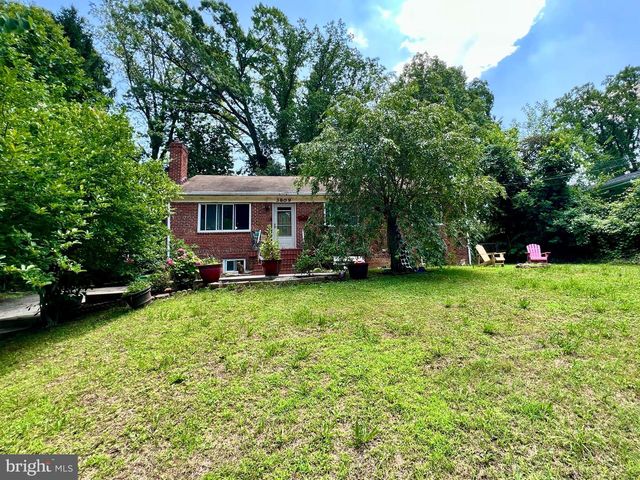 3809 LARCHMONT DR, Annandale, VA 22003