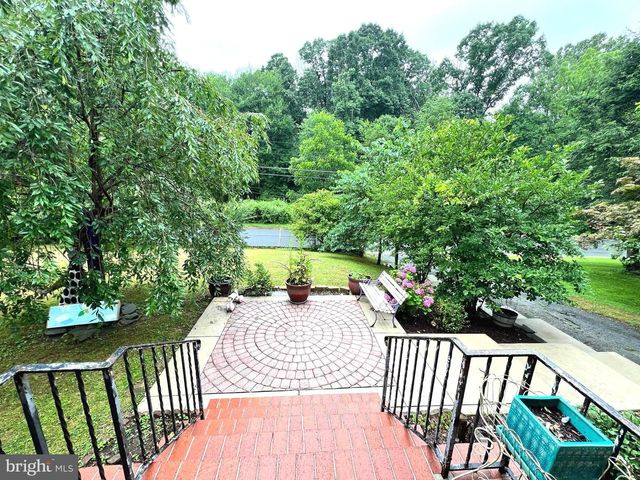 3809 LARCHMONT DR, Annandale, VA 22003