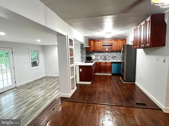 3809 LARCHMONT DR, Annandale, VA 22003