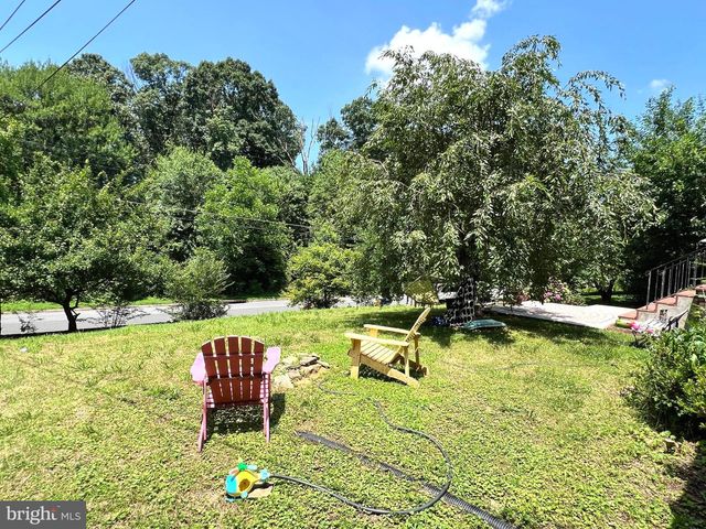 3809 LARCHMONT DR, Annandale, VA 22003