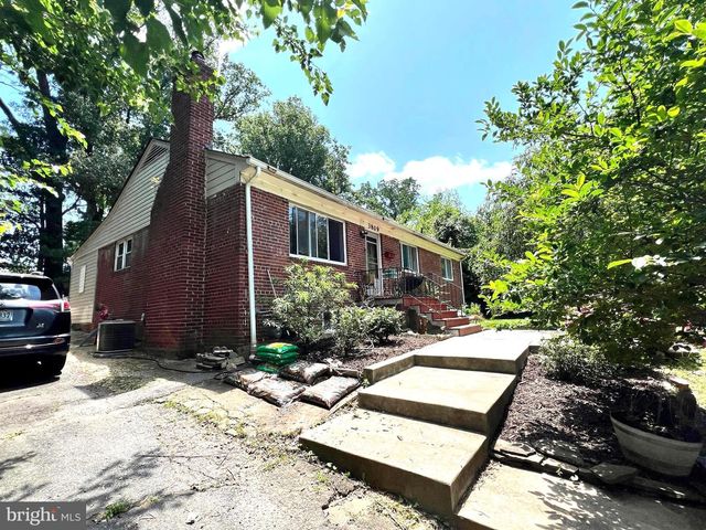 3809 LARCHMONT DR, Annandale, VA 22003