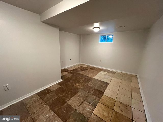 3809 LARCHMONT DR, Annandale, VA 22003