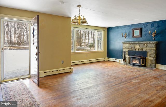 2428 E KINGS HWY, Coatesville, PA 19320