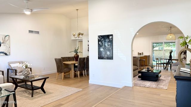 6139 W ALTADENA Avenue, Glendale, AZ 85304