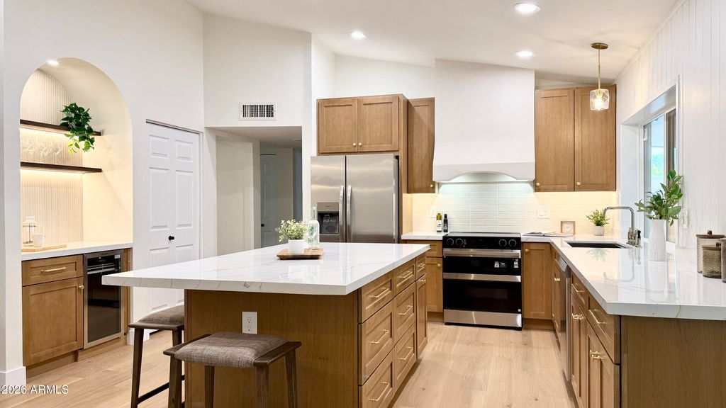 6139 W ALTADENA Avenue, Glendale, AZ 85304