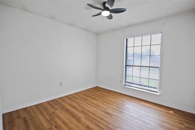 903 Robinwood Court, Arlington, TX 76017