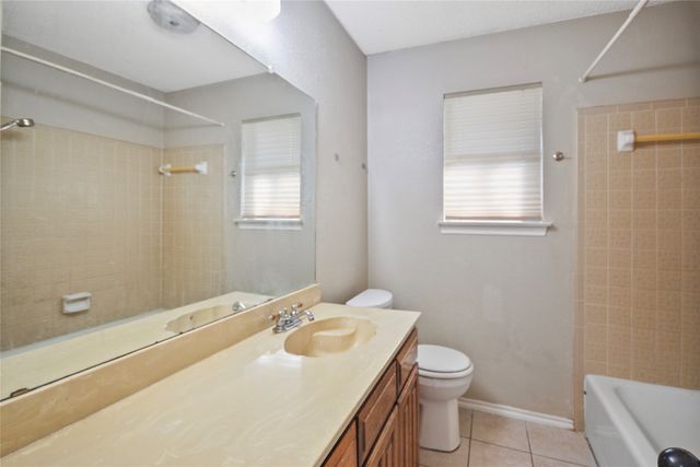 903 Robinwood Court, Arlington, TX 76017